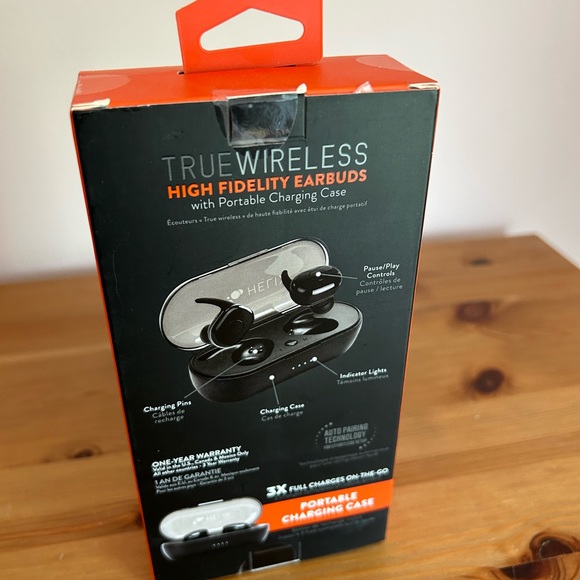 HELIX True Wireless High Fidelity Earbuds - Picture 4 of 12